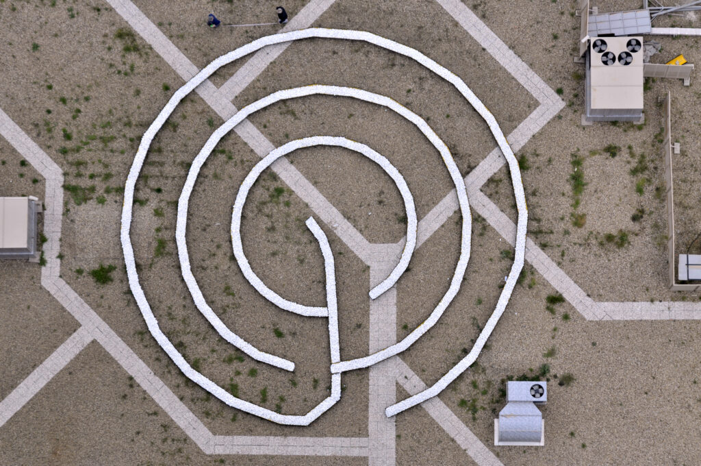 Andrew Rogers, Landart in the terrace - Photo by Abdülkerim Bozan